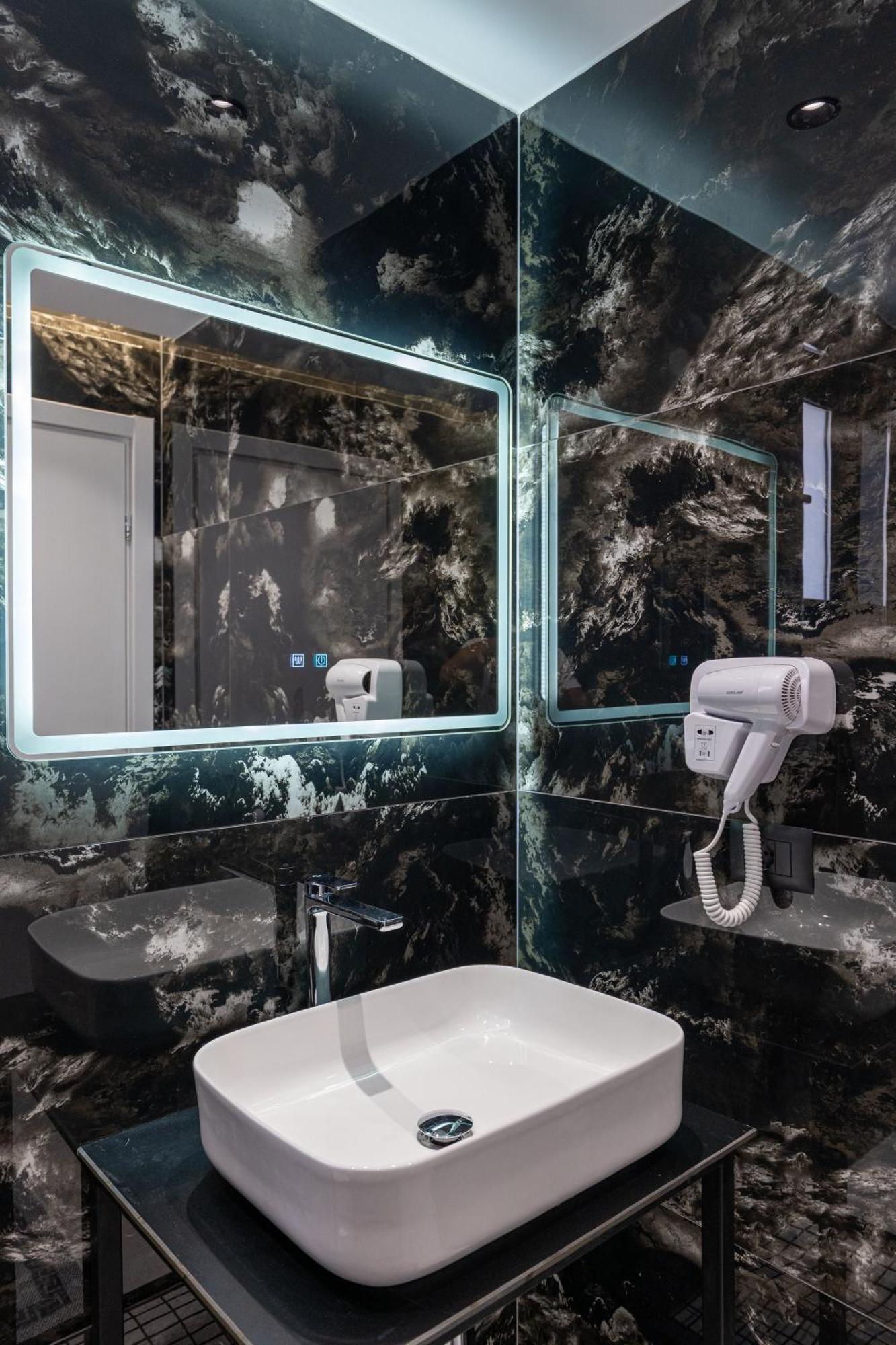 Euphoria Apartment *