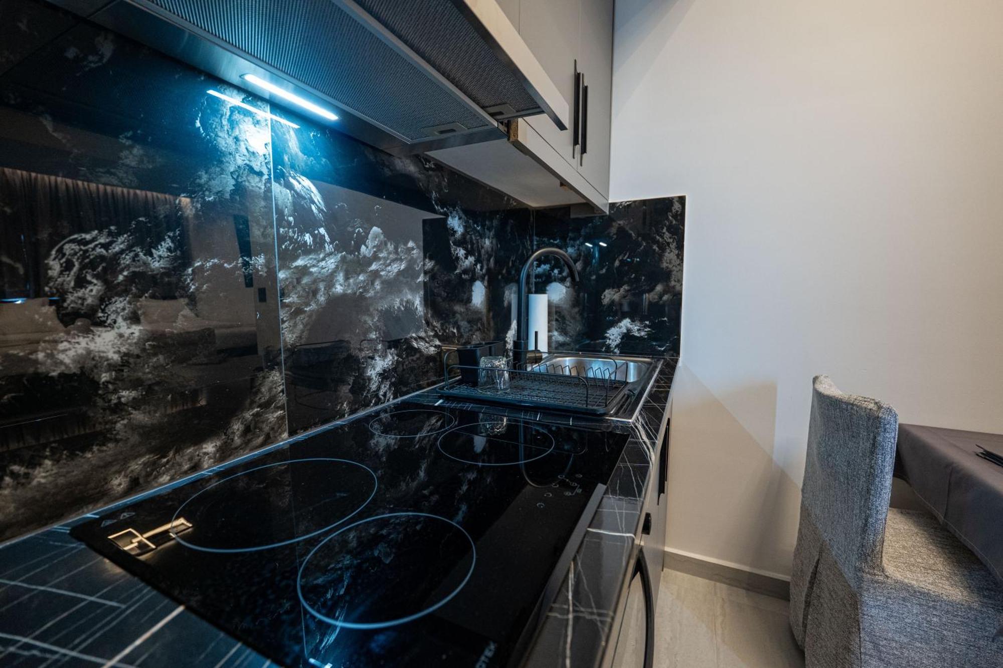 Euphoria Apartment *